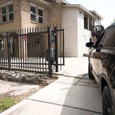 East Downtown Bungalow Houston Bagian luar foto